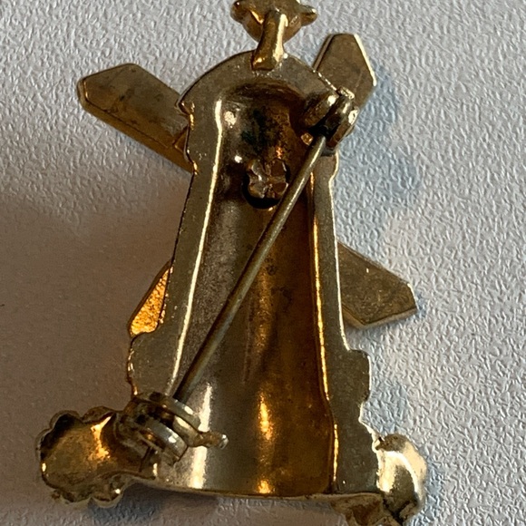 Vintage Windmill Brooch with spinning component. - Picture 4 of 5